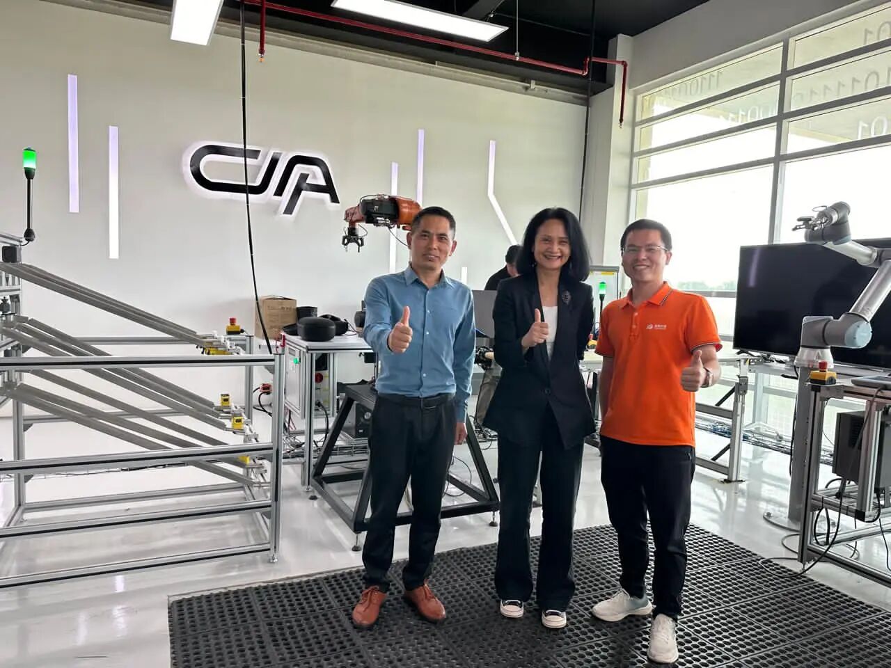 1770183854396537.jpg 11.jpg